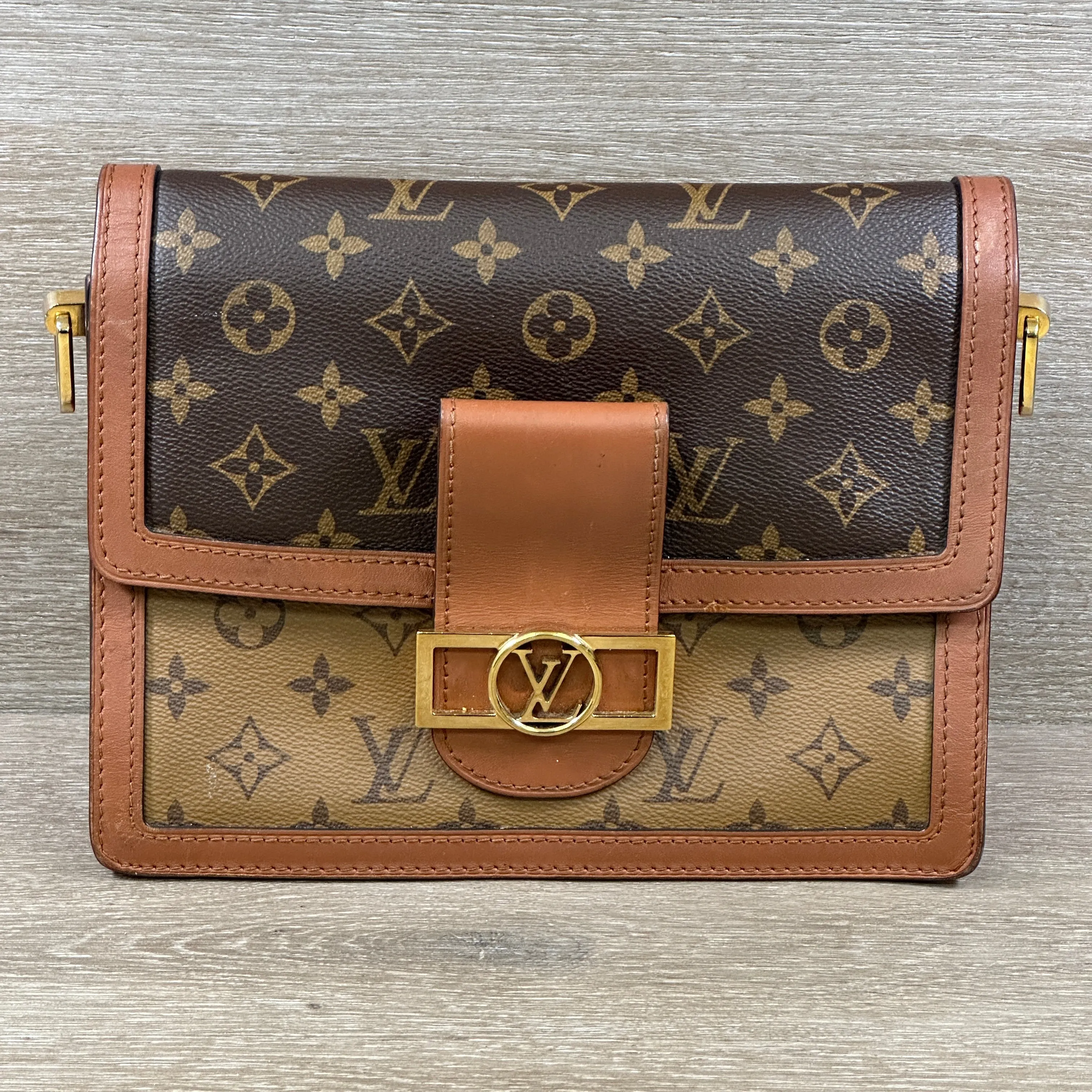 Louis Vuitton Dauphine MM - Monogram Canvas