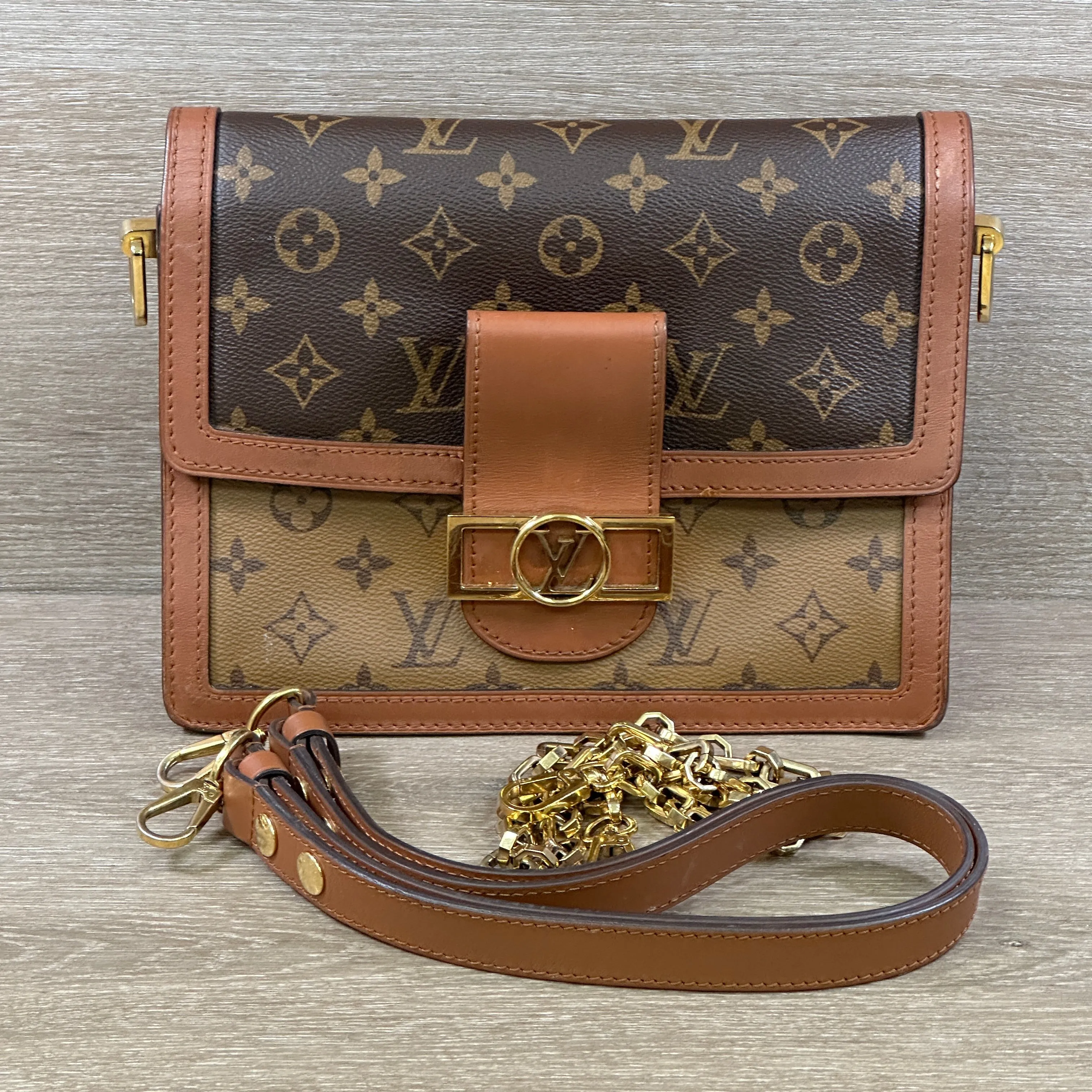 Louis Vuitton Dauphine MM - Monogram Canvas